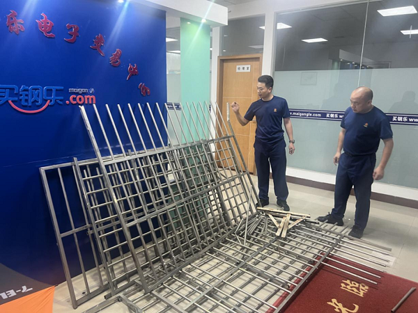 我是伊欧娜，我是你的船... 青岛社 1／350 苍蓝钢铁的琶音 伊401 攻击潜艇 赏析！